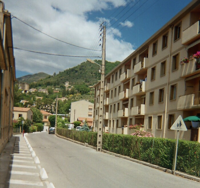 Rue Digne-les-Bains  c�te d'azur