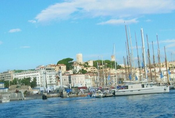 port vue sur suquet  cannes