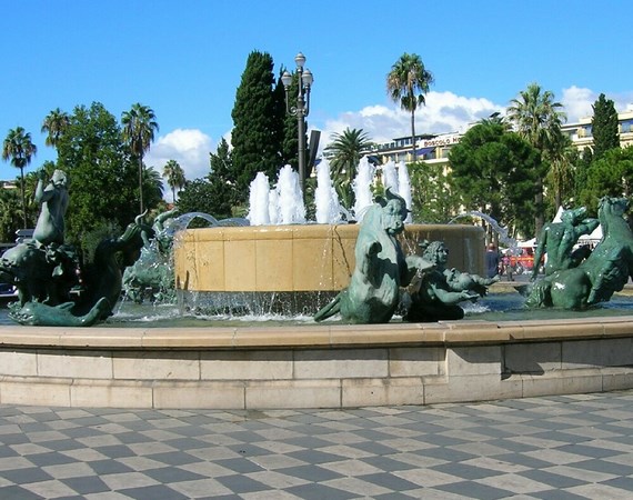 fontaine du soleil place mass�na nice c�te d'azur