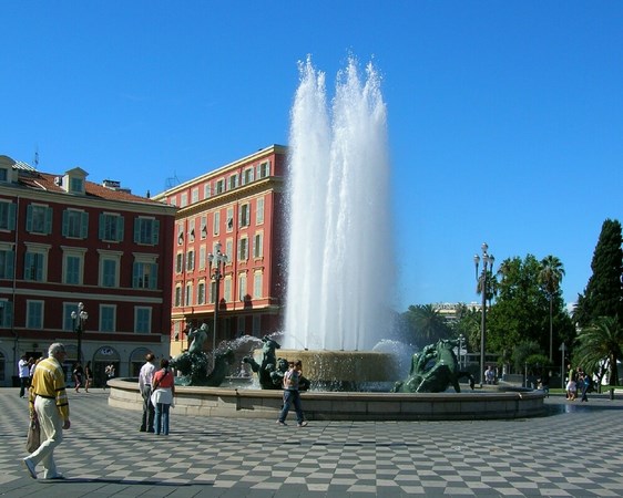 fontaine du soleil place mass�na nice c�te d'azur