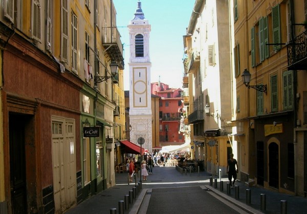  campanile cath�drale sainte reparate Vieux nice c�te d'azur
