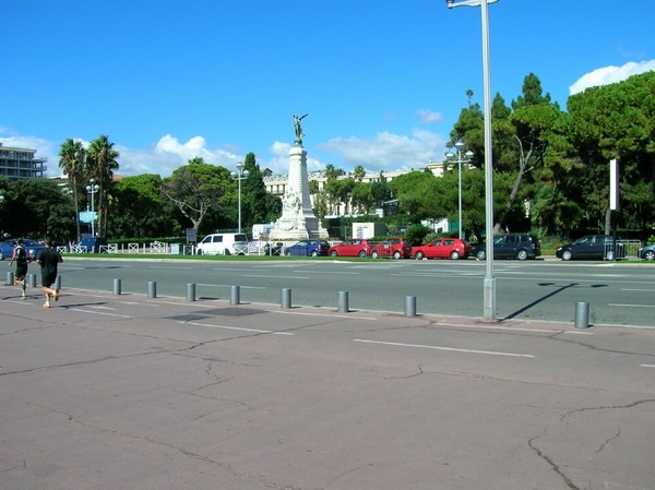 Statue du centenaire promenade des anglais nice c�te d'azur